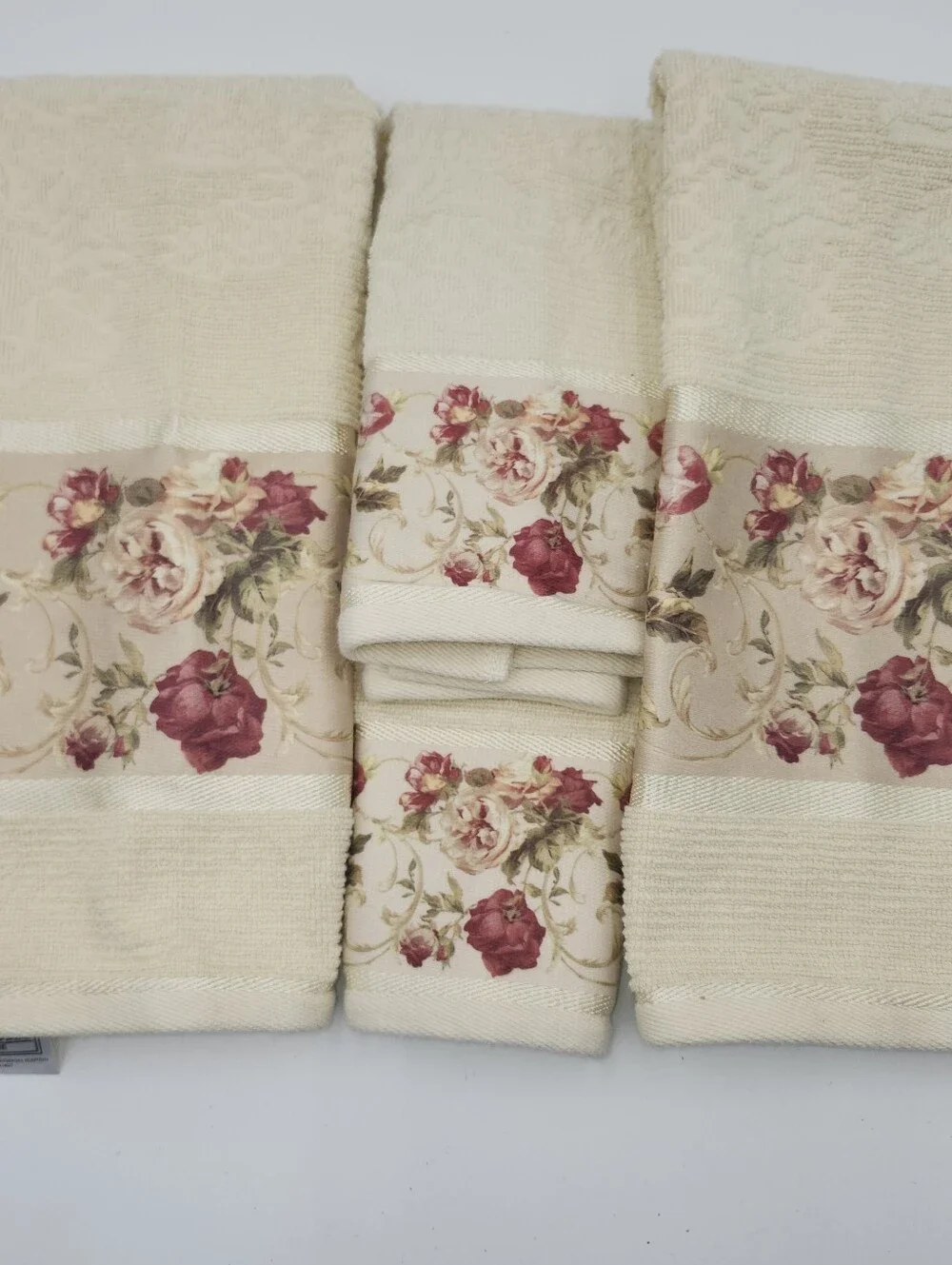 Lot of 4 Crosshill Towel pink floral Roses guest hand towel face